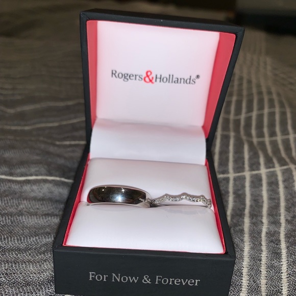 Rogers And Holland Jewelry Roger's 14KW 1/8TW Diamond Wedding